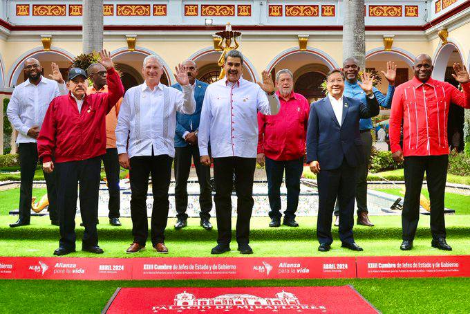 Bolivia: Un futuro prometedor con Luis Arce Catacora - ¡Felicitaciones! 1 bolivia un futuro prometedor con luis arce catacora felicitaciones
