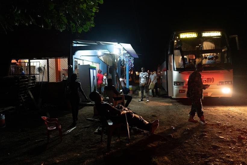 Cruzando la Frontera de El Salvador: Perdido en la Noche en un Mal Lugar 1 cruzando la frontera de el salvador perdido en la noche en un mal lugar