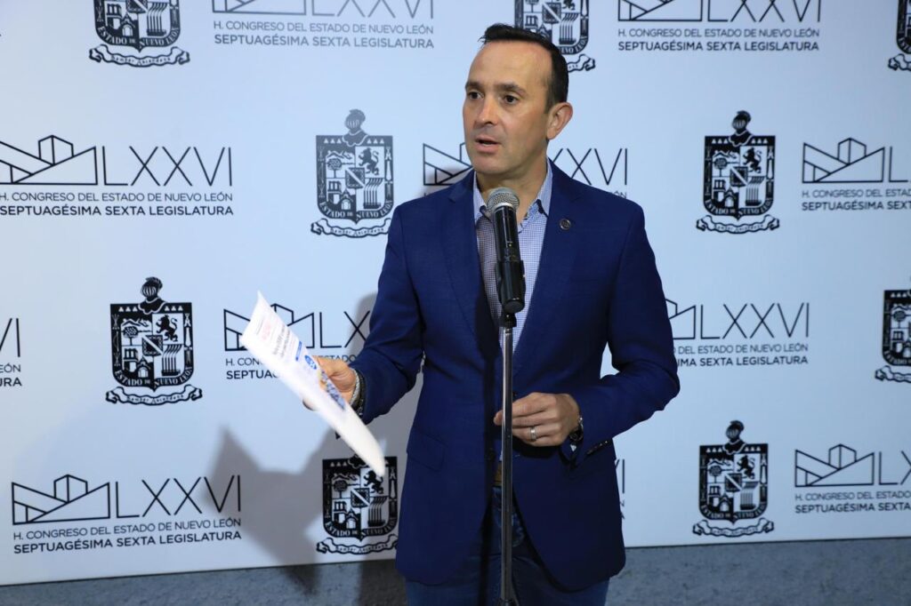 Atención y Justicia para los Más Pobres: Un Cambio de Rumbo en México? 1 presidente propone plan de accion para la crisis del agua en nuevo leon