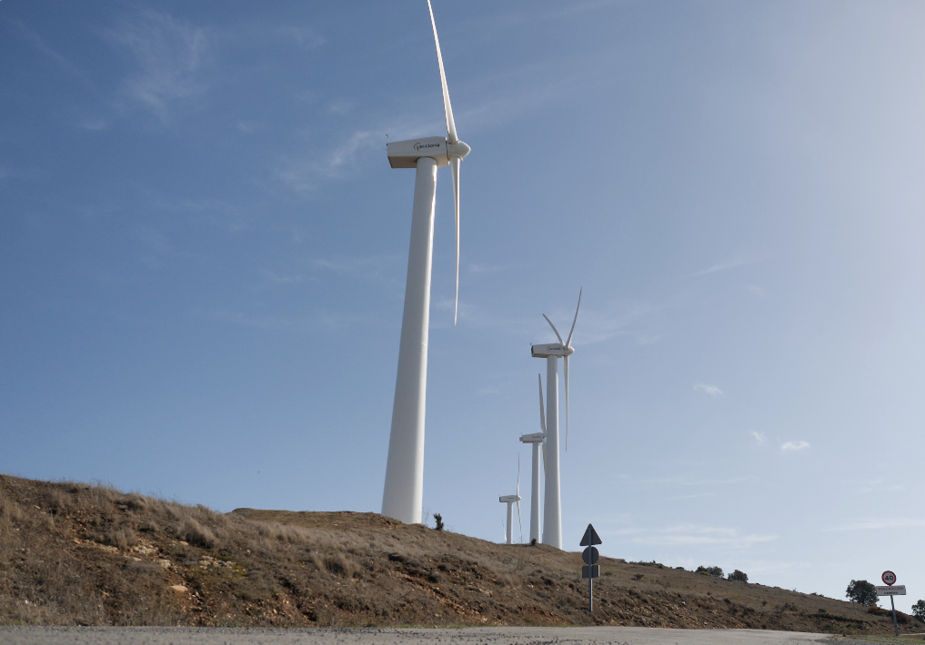 La fascinante historia y evolución de los molinos de viento 1 la fascinante historia y evolucion de los molinos de viento