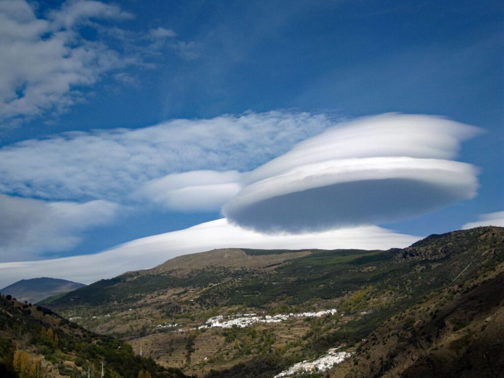 Qué son las ondas de montaña generadas por el viento 1 que son las ondas de montana generadas por el viento