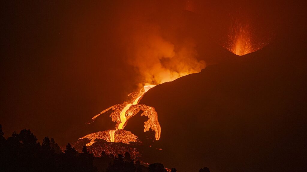 Relación entre precipitaciones y actividad volcánica 1 relacion entre precipitaciones y actividad volcanica