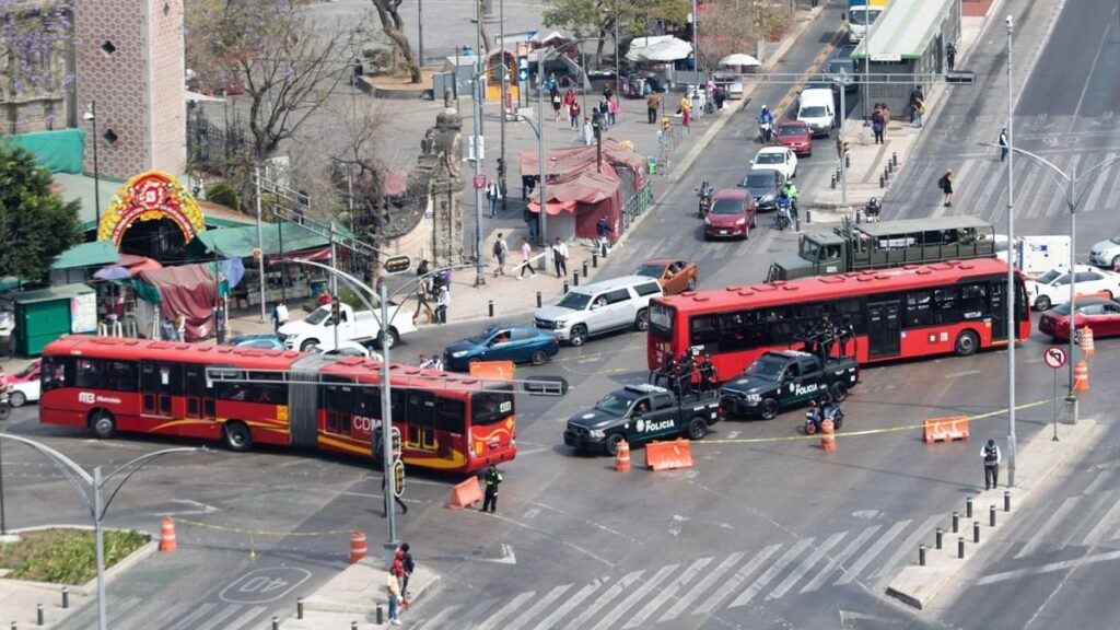 Tráfico en Tiempo Real: Avenida 5 de Mayo & Calle de la Palma, CDMX 1 trafico en tiempo real avenida 5 de mayo calle de la palma cdmx