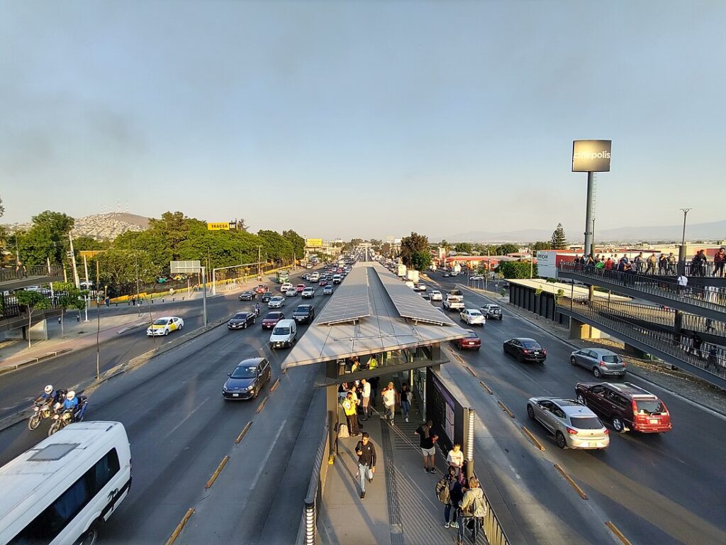 Tráfico en tiempo real: Avenida Belisario Domínguez y Circunvalación Oblatos, Guadalajara 1 trafico en tiempo real avenida belisario dominguez y circunvalacion oblatos guadalajara