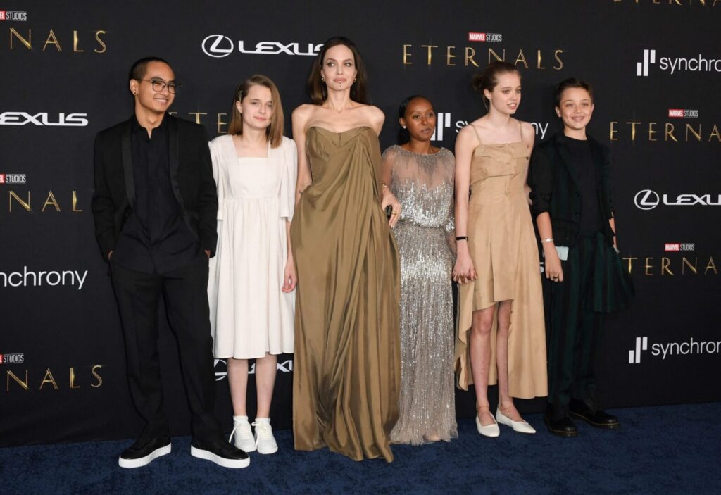 Gemelos de Angelina Jolie: Vivienne y Knox a los 14 años - ¡Mira su Evolución! 1 gemelos de angelina jolie vivienne y knox a los 14 anos mira su evolucion