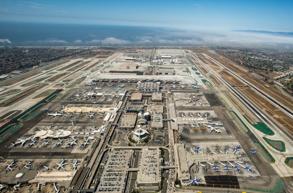 Guía Completa de Salidas y Llegadas en el Aeropuerto Internacional Tom Bradley 1 guia completa de salidas y llegadas en el aeropuerto internacional tom bradley