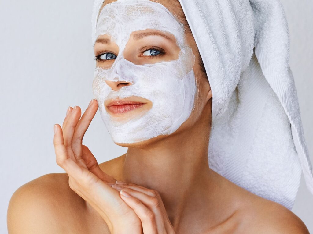 Mascarilla con Clara de Huevo: 4 Recetas Caseras Antiedad para Piel Radiante 1 mascarilla con clara de huevo 4 recetas caseras antiedad para piel radiante