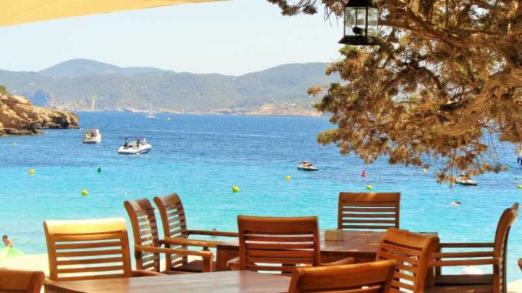 Reserva tus vuelos a Ibiza con Skyscanner: Guía completa 1 reserva tus vuelos a ibiza con skyscanner guia completa