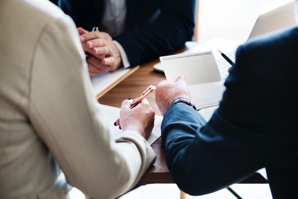 Claves y desafíos al delegar en equipos internacionales 1 claves y desafios al delegar en equipos internacionales