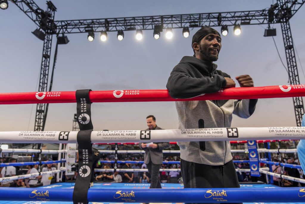 Crawford vs Madrimov: Bud Imparable, ¡Campeón en Cuatro Pesos! 1 crawford vs madrimov bud imparable campeon en cuatro pesos