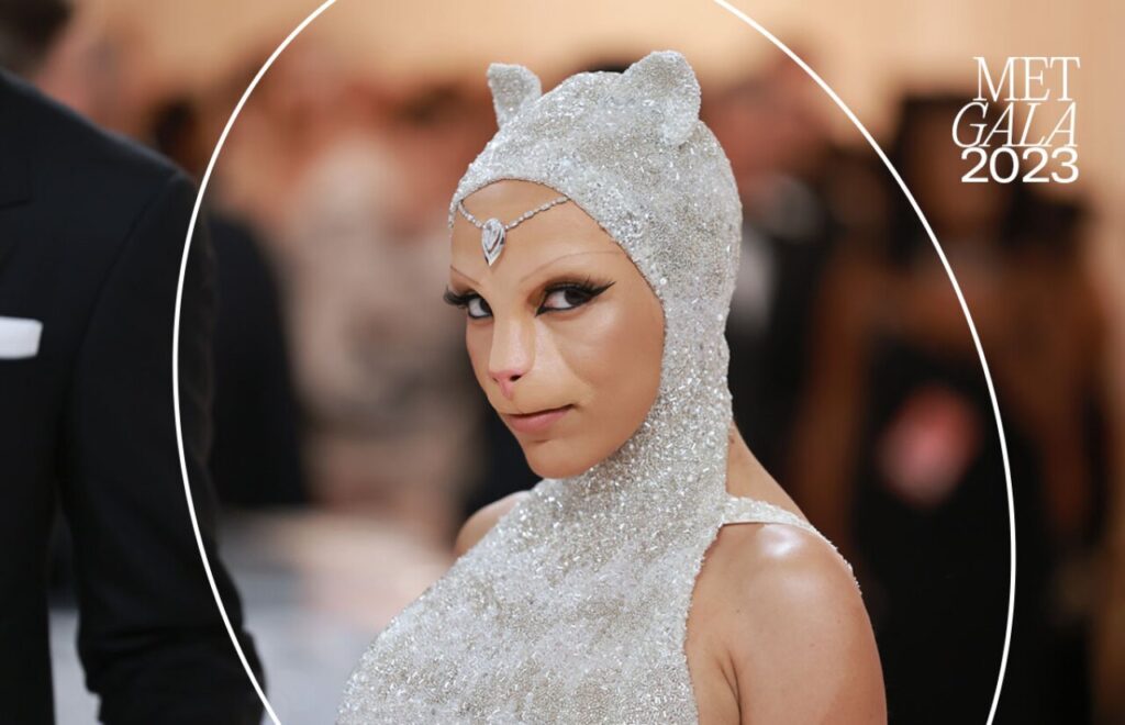 Doja Cat Met Gala: Miau y Moda en Homenaje a Karl Lagerfeld 1 doja cat met gala miau y moda en homenaje a karl lagerfeld