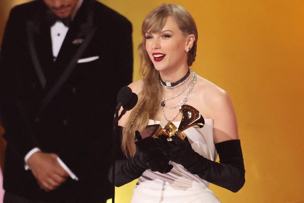 Miley Cyrus Grammys: Triunfo, Humor y Flores en los Premios 1 miley cyrus grammys triunfo humor y flores en los premios