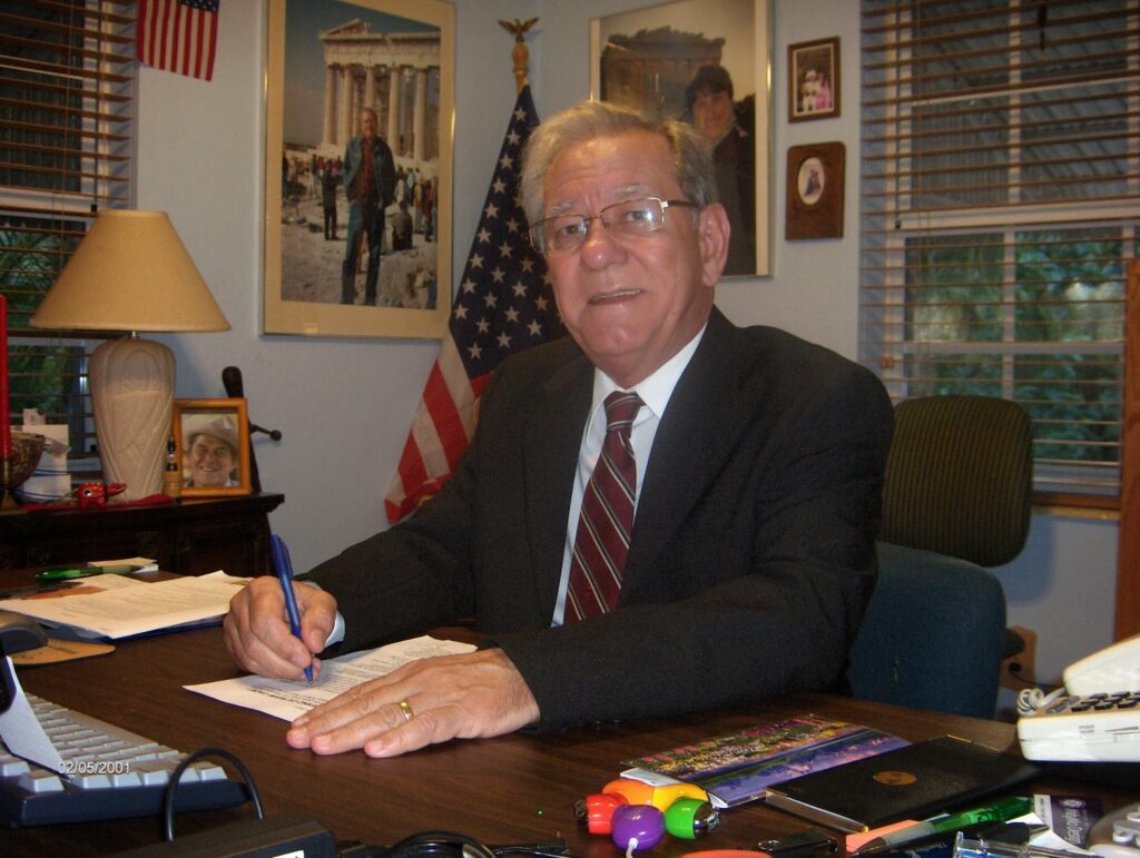 Roseanne Comedian: Teorías y Risa con Carlson en Evento MAGA 1 roseanne comedian teorias y risa con carlson en evento maga