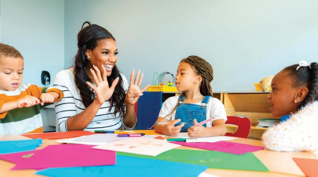 Secret Benefits: Amistades entre Edades, Conexiones Reales 1 secret benefits amistades entre edades conexiones reales