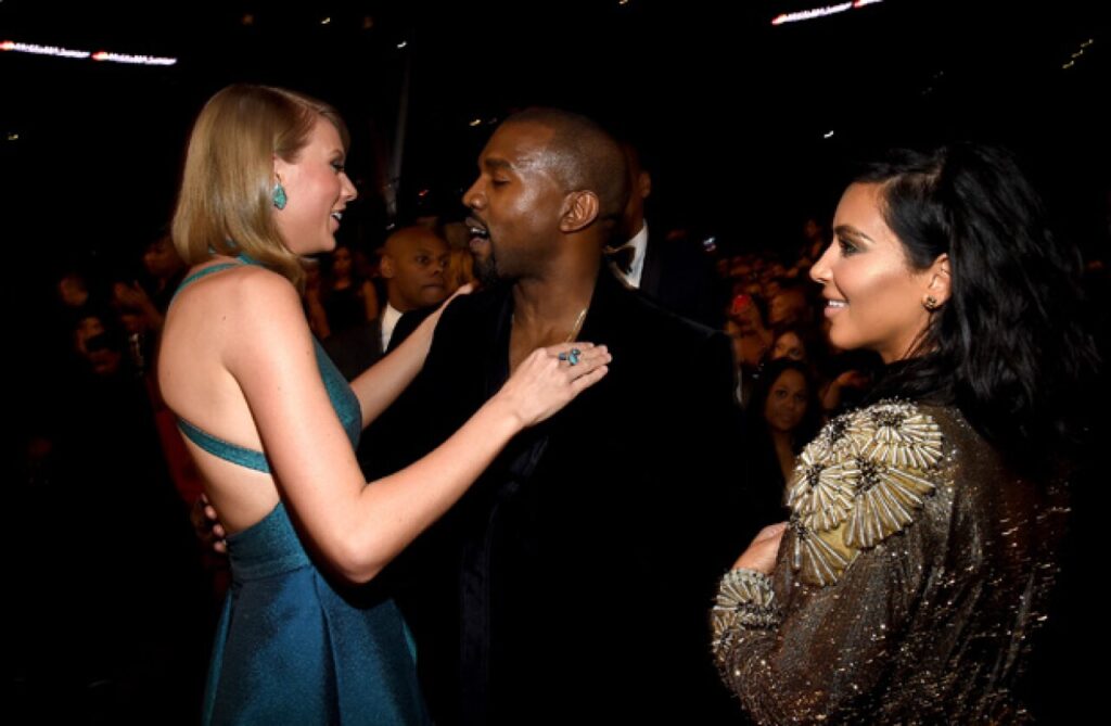 Tom Hiddleston y Taylor Swift: Reacción a Broma en Premios 1 tom hiddleston y taylor swift reaccion a broma en premios