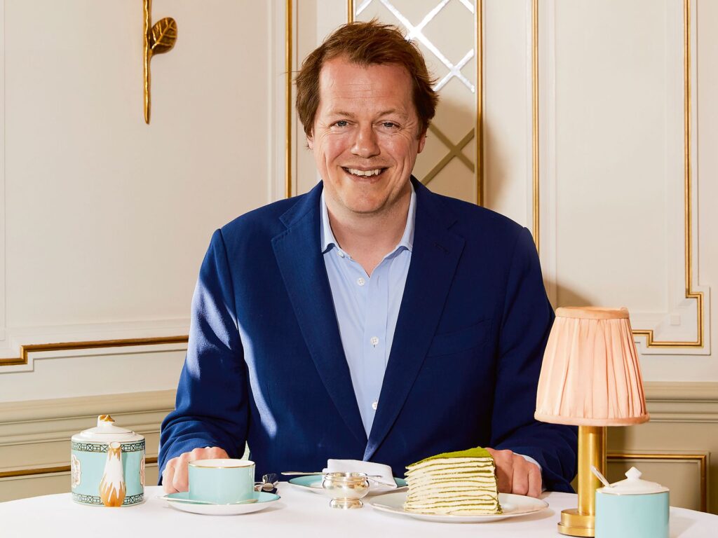 Tom Parker Bowles Revela Secretos de la Cocina Real 1 tom parker bowles revela secretos de la cocina real