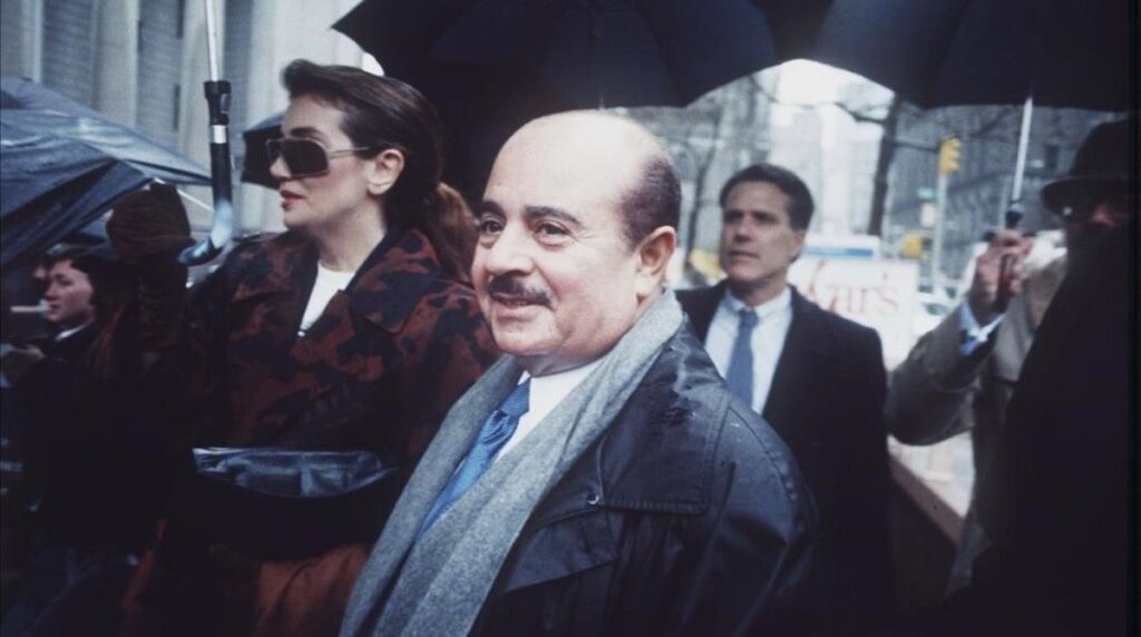 Adnan Khashoggi: El Magnate de Armas y su Vida de Lujo 1 adnan khashoggi el magnate de armas y su vida de lujo