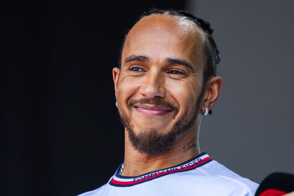 Lewis Hamilton Net Worth: Impacto y Transición a Ferrari 1 lewis hamilton net worth impacto y transicion a ferrari