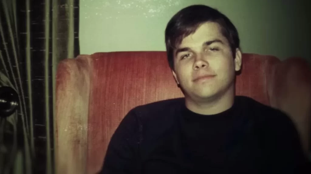 Mark David Chapman: El Asesinato de Lennon Revelado en Detalle 1 mark david chapman el asesinato de lennon revelado en detalle