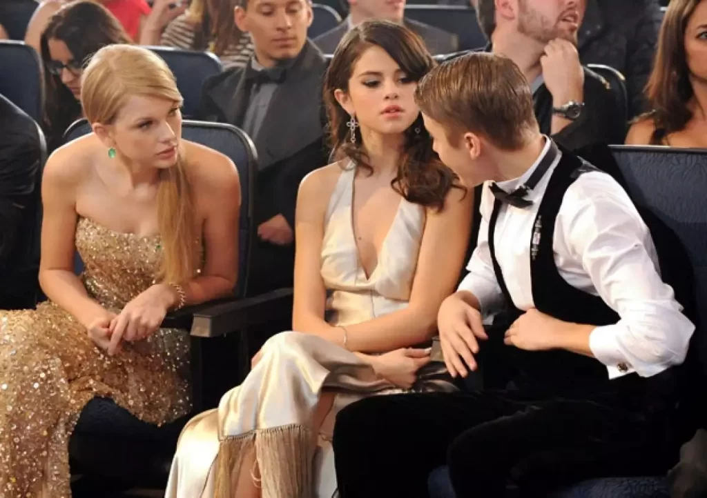 Tom Hiddleston y Taylor Swift: Reacción a Broma en Premios 1 tom hiddleston y taylor swift reaccion a broma en premios
