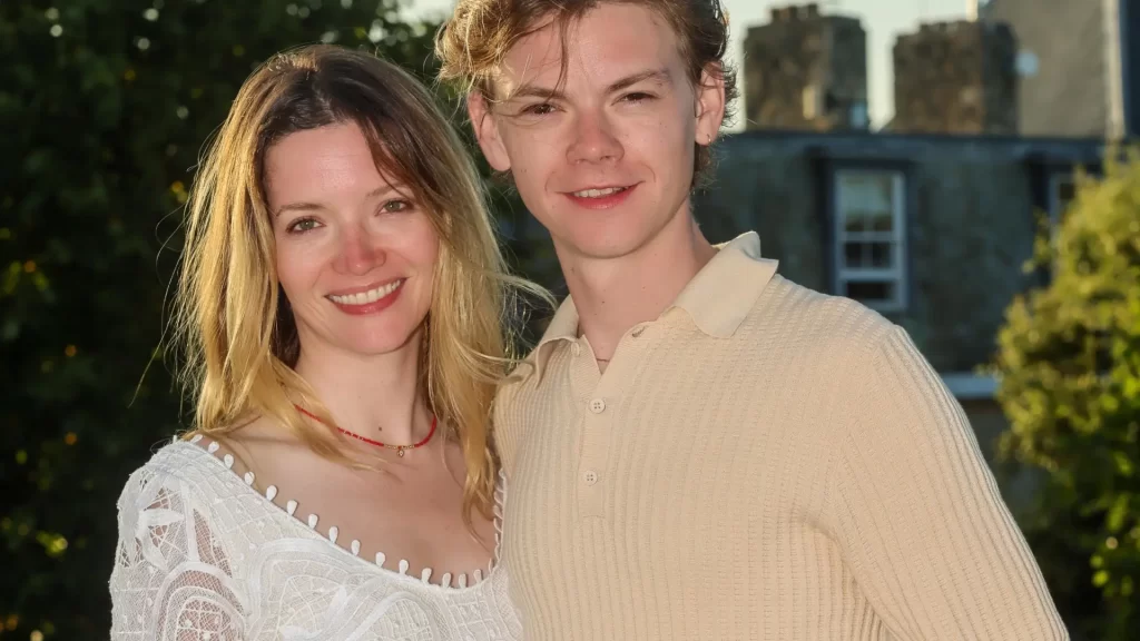 Thomas Brodie Sangster se Casa: Boda de Ensueño con Talulah Riley 1 thomas brodie sangster se casa boda de ensueno con talulah riley