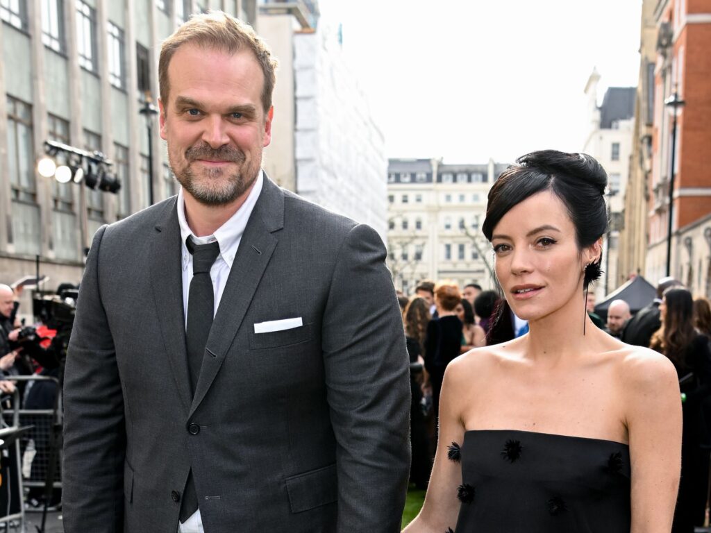 David Harbour y Lily Allen: Días Sin Hablar, ¿Clave del Amor? 1 david harbour y lily allen dias sin hablar clave del amor