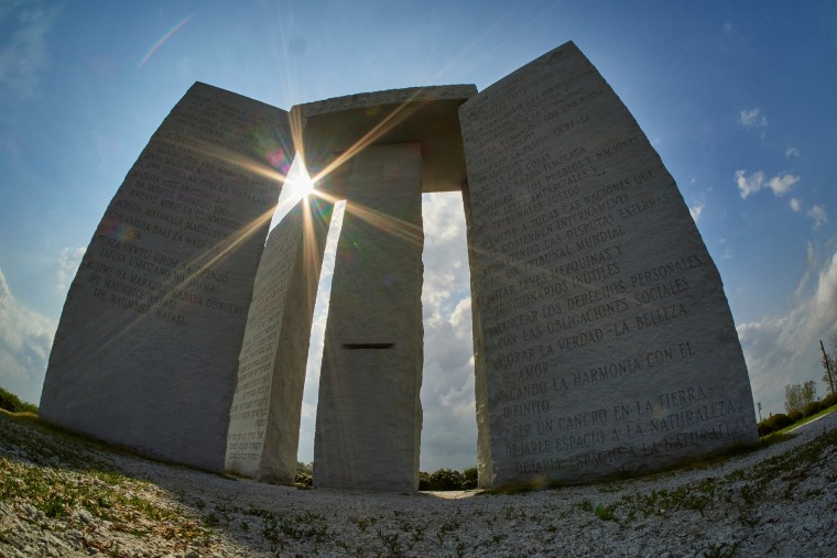 Georgia Guidestones: Origen, Mensaje y Controversias 1 georgia guidestones origen mensaje y controversias