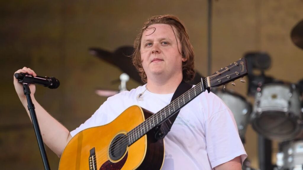 Lewis Capaldi Regresa: Nuevo Álbum y Actualización de Salud 1 lewis capaldi regresa nuevo album y actualizacion de salud